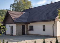 Typ krytiny : Acoperiș din tablă GAPA maro mat RAL8017 MAT