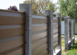 Typ krytiny : gard metalic STEPRO stejar auriu – decor lemn